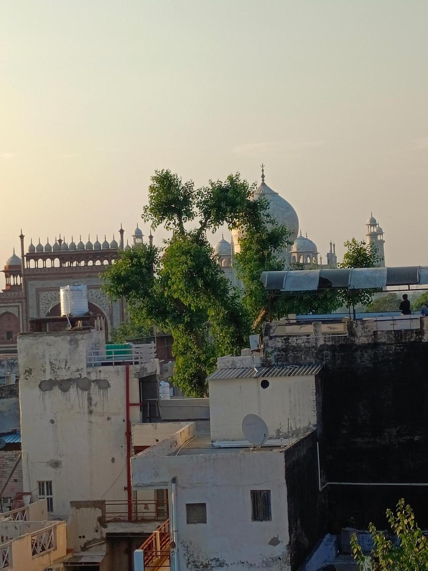 Hotel India Inn Walking Distance From Taj Mahal-- Rooftop Taj Mahal View Agra  Dış mekan fotoğraf