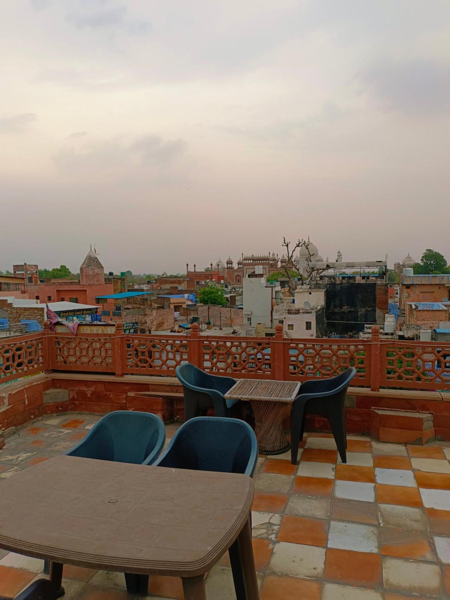 Hotel India Inn Walking Distance From Taj Mahal-- Rooftop Taj Mahal View Agra  Dış mekan fotoğraf