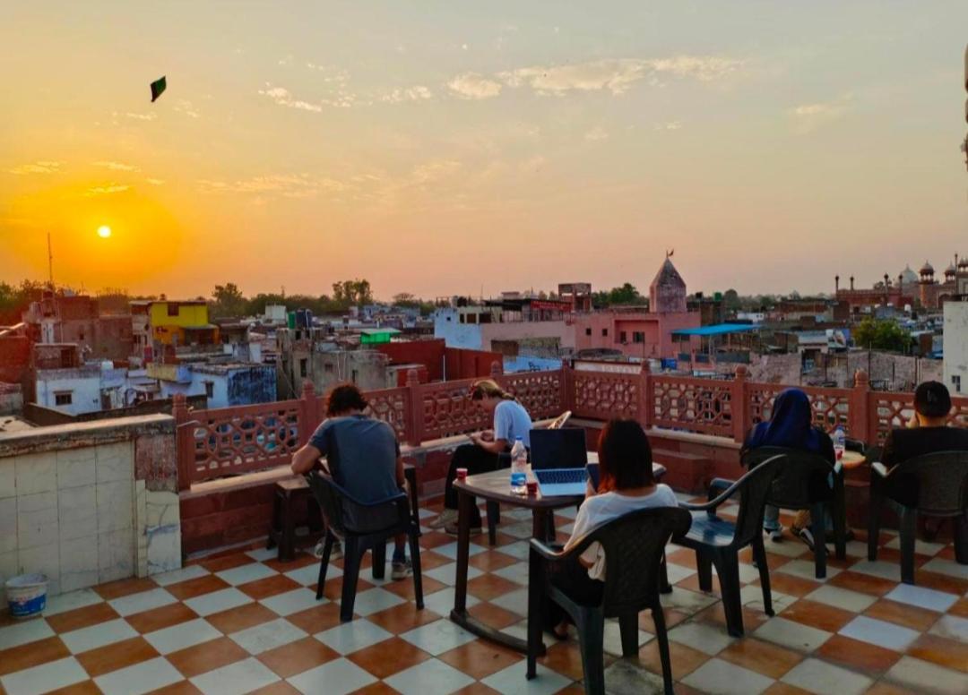Hotel India Inn Walking Distance From Taj Mahal-- Rooftop Taj Mahal View Agra  Dış mekan fotoğraf
