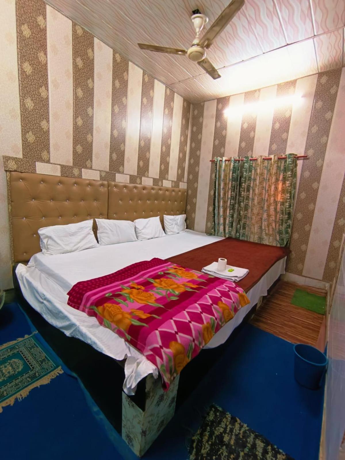 Hotel India Inn Walking Distance From Taj Mahal-- Rooftop Taj Mahal View Agra  Dış mekan fotoğraf